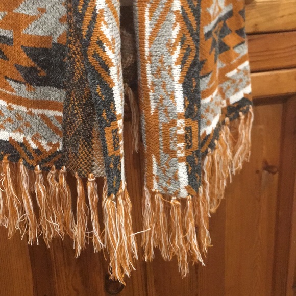 Blue B Collection Long Cardigan Aztec Design, Size Medium - Picture 3 of 10